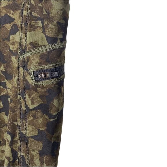 Lululemon Top Speed Crop 4 Mystic Jungle Fatigue Y - Picture 8 of 9